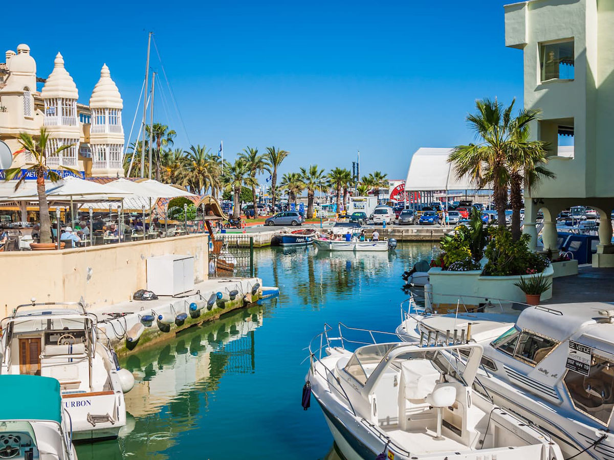 <a href="https://youtu.be/czV_hXEMk8M">Platja d'Aro Center Live</a>